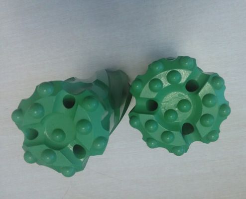 T38 64mm 하락 센터를 가진 철회 가능한 드릴용 날을 교련하는 하드 록