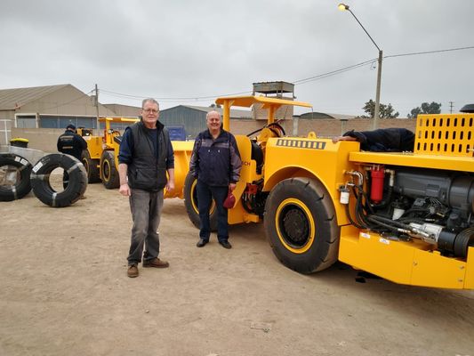 액체정역학 펌프 1CBM 짐 운반 하치장 기계 1m3 양 수용량 황색 색깔